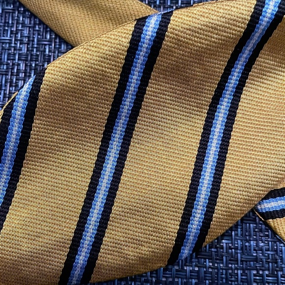 Lands’ End Bow Tie - Picture 2 of 5